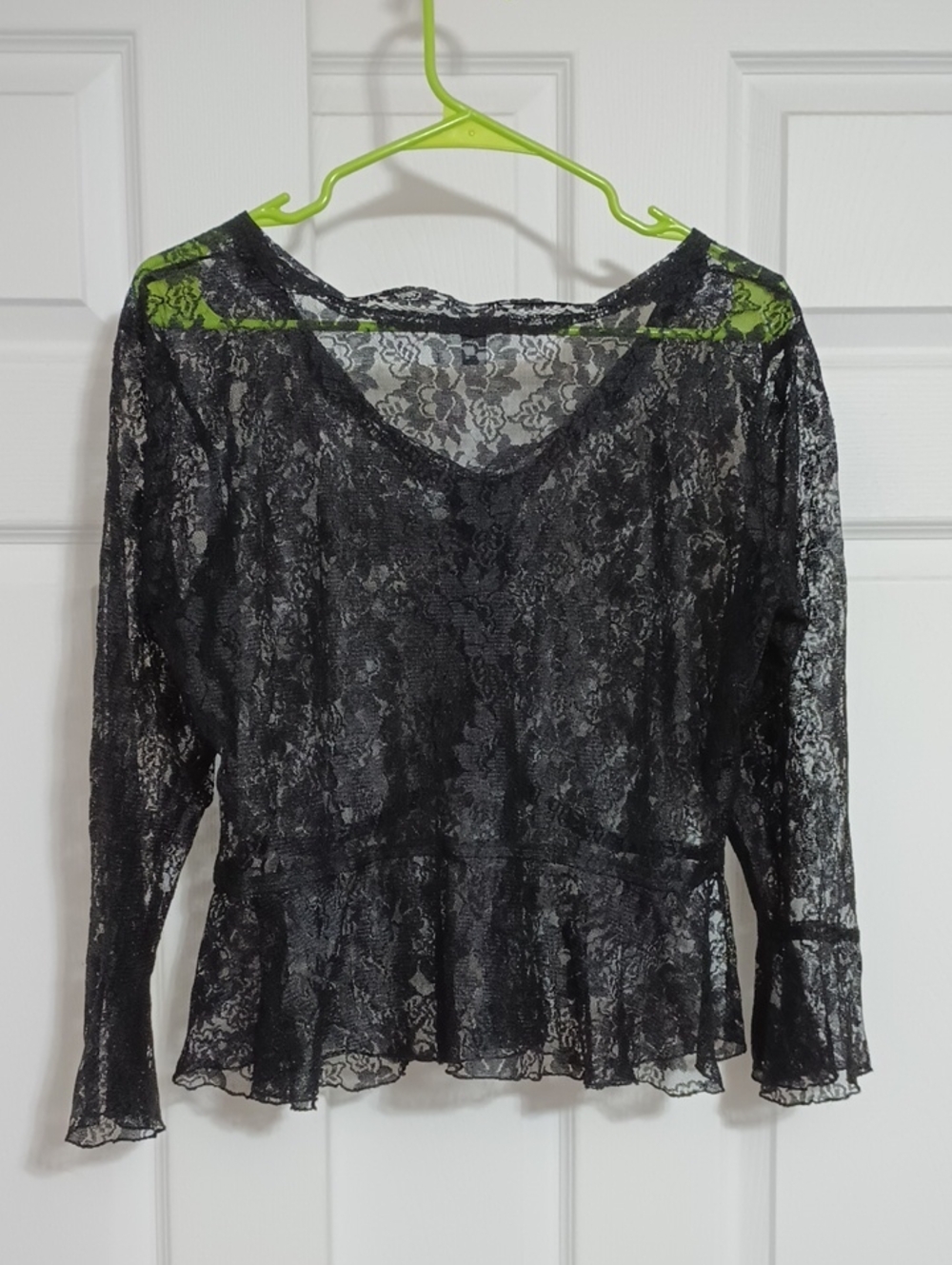 Apt.9 Women's Lace Long Sleeve Top. Size: Large - Picture 7 of 8